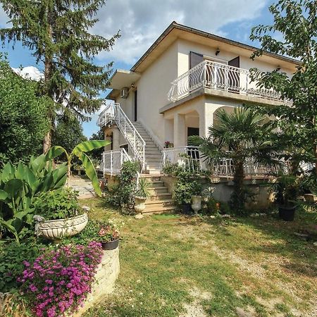 2 Bedroom Pet Friendly Apartment In Lovrecica Екстер'єр фото